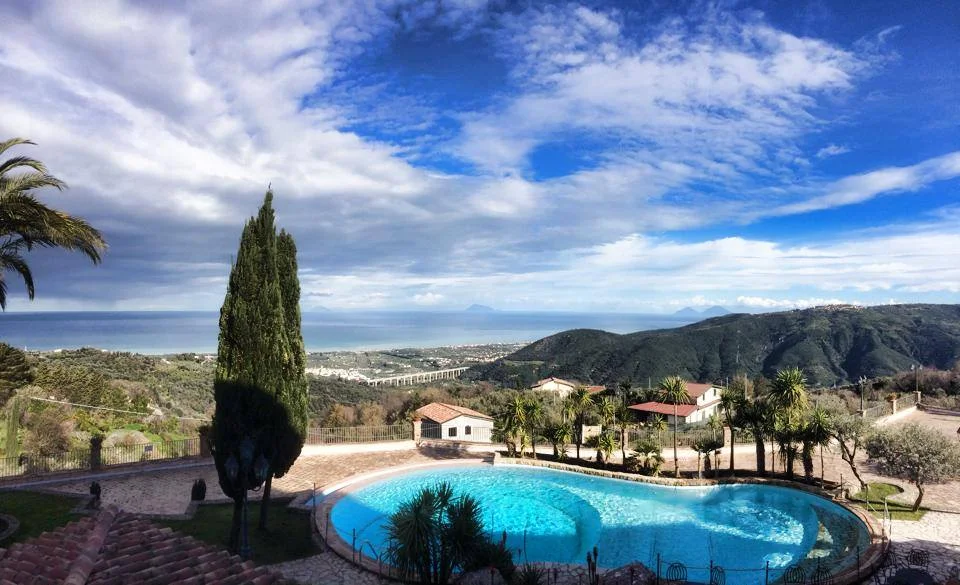 abrtuca filanda capri leone