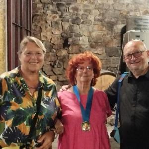 Il Delegato del Veneto Adamo Monari con la Presidente Nazionale Marina Bartolucci Sedmak e la Commandeur Gaia Furlan